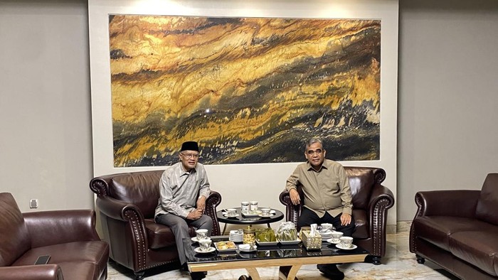 Berita Terkini : Kunker ke Jogja, Muzani Sampaikan Salam dari Prabowo untuk Para Tokoh-Ulama