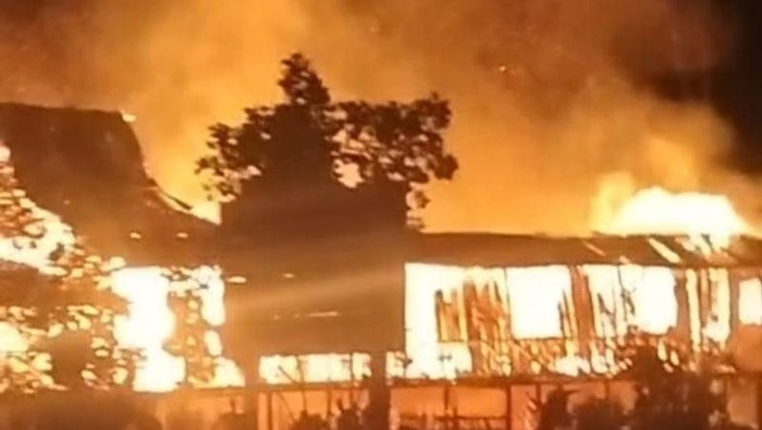 Berita Terkini : Gereja Katolik di Mimika Terbakar, Api Diduga dari Lilin yang Lupa Dipadamkan