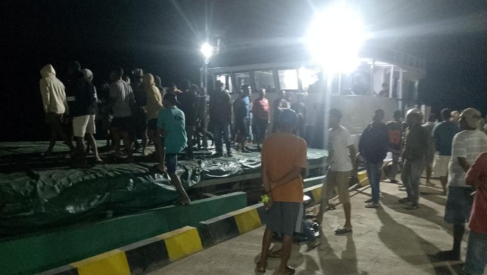 Berita Terkini : 7 Penumpang Hilang Usai Speedboat Dihantam Ombak di Maluku, 1 Orang Tewas