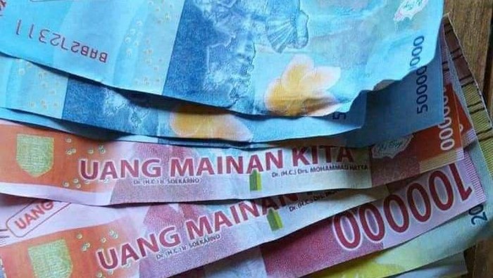 Berita Terkini : Remaja Asal Jombang Top Up Saldo Pakai Uang Mainan, Berakhir Diciduk Polisi